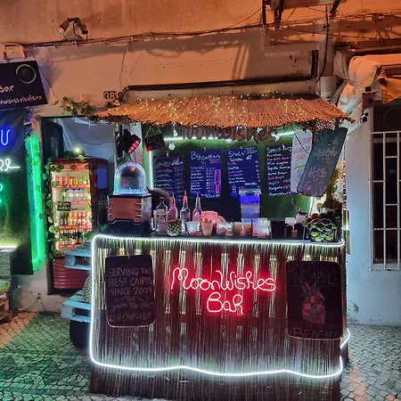 Wonder Charm Πανσιόν Αλμπουφέιρα