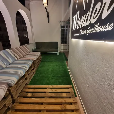 Wonder Charm Αλμπουφέιρα